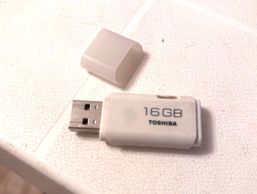 Toshiba usb flash drive - 16,