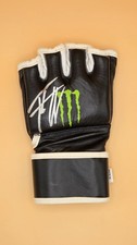 Guanto UFC autografato Tito