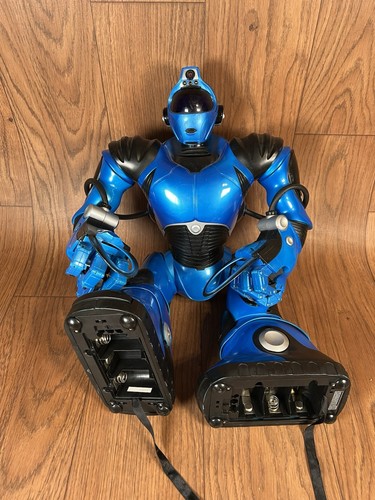 Wowwee robosapien robot - robosapien, v2