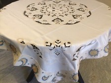 Tovaglia copritavolo ricamato quadrato NUOVO