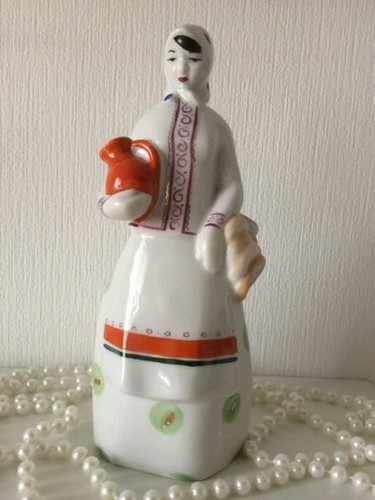 Rara statuina porcellana