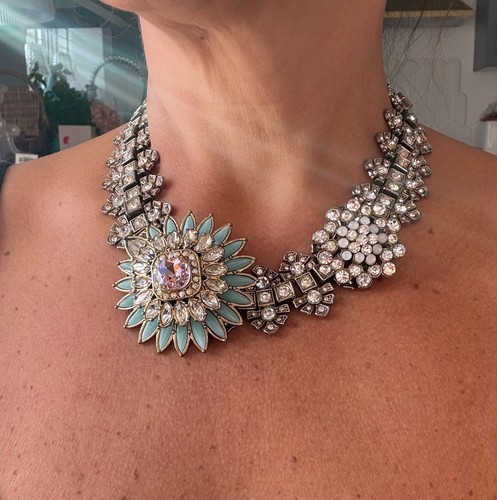 Collana dichiarazione floreale