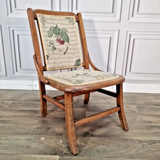 Antica sedia in legno per