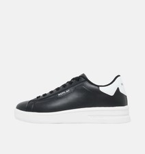 sneaker plateau replay