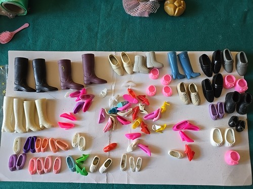 Lotto vestiti accessori