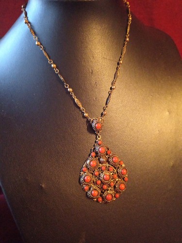 Collana corallo colore argento