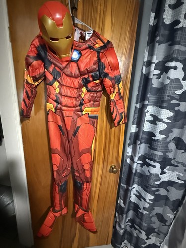 Iron man complete outfit - complete,
