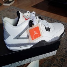 Nike AIR JORDAN 4 RETRO