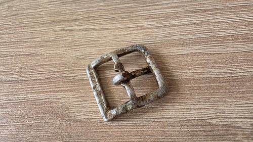 Fibbia chinstrap casco tedesco