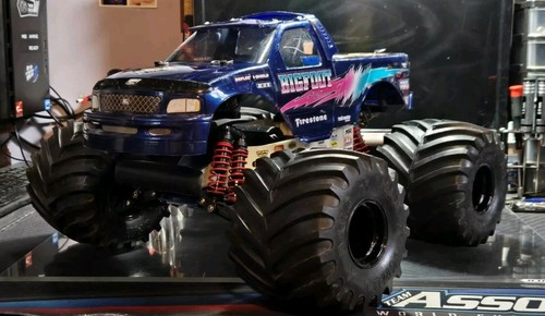 Vintage traxxas sledgehammer - vintage,