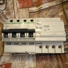 Schneider  Blocco Differenziale 4P 63A 300mA + Magnetotermico 4P 40A 10K