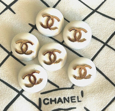 CHANEL Bottone vintage in