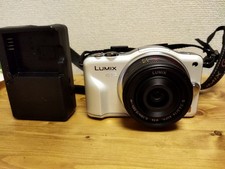 Fotocamera Panasonic LUMIX GF3 con obiettivo 14mm F2.5 testata ottime condizioni