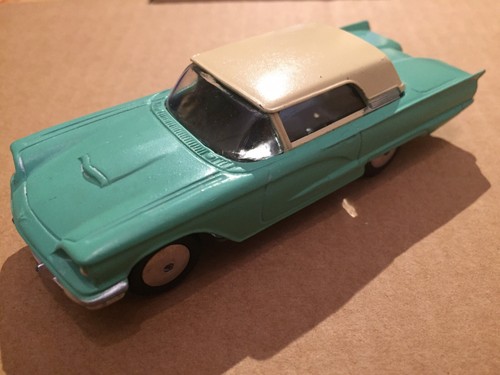 Corgi toys ford - ford, thunderbird