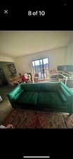 Hermoso sofá de terciopelo