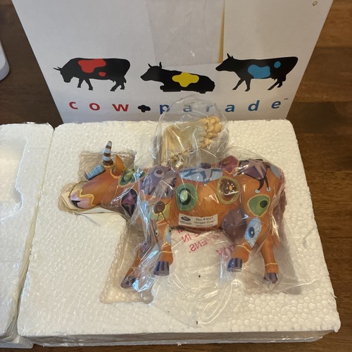 Statuina mucca parata mucca