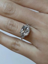 Anello a tre pietre taglio