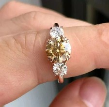Anello con diamanti champagne