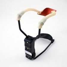 Fionda in metallo con impugnatura