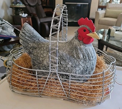 Statuina pollo gallina - , in
