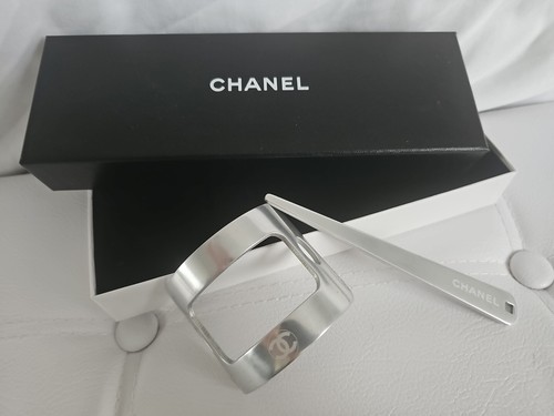 Chanel forcina spilla