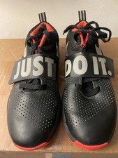 Nike Team Hustle D8 sneaker da