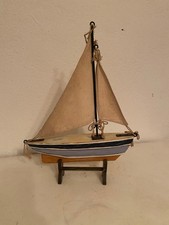 Modellino etnico vintage in