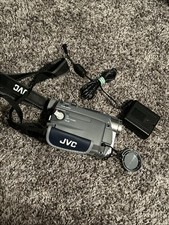 JVC GR-D30U Mini-DV Camcorder