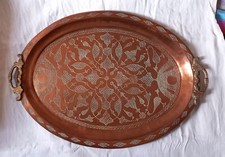 Grande antico vassoio in rame massiccio con manici. Misure 61 x 42 cm
