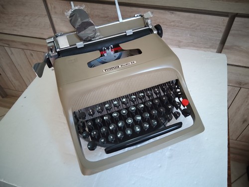 Macchina scrivere olivetti - scrivere,