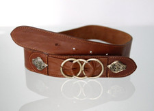 Cintura vintage in pelle marrone con applicazioni in metallo dorato