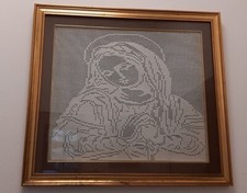 QUADRO MADONNA CHE PREGA LAVORATO A MANO A FILET  AD UNCINETTO 73 CM x 80 CM