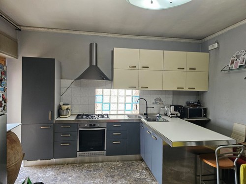 Cucina completa con penisola - completa,