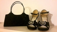 Sandalo donna nero con tacco da cerimonia + borsa pochette abbinata