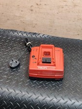 HILTI Caricabatterie C4/36 -