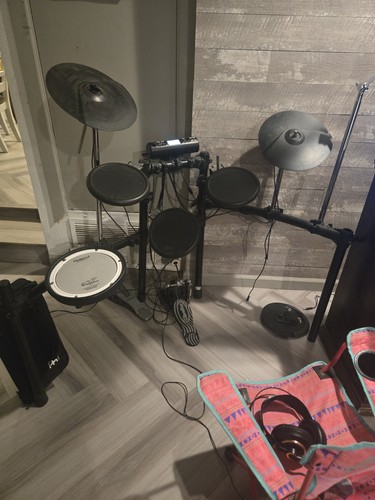 Roland electic drum 2 - 4,