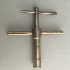 KEY TO REGISTER CAR VALVES LANCIA FLAMINIA ALFA ROMEO 2500 CISITALIA ISO 11 MM