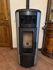 Stufa pellet Ravelli usata, grigia, in ottime condizioni