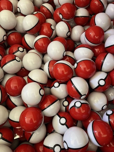 Capsula giocattolo pokeballs - capsula,