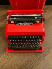 Olivetti Valentine macchina da