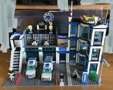 LEGO City 7498 Grande Stazione di Polizia Carcere completa Police Jail Minifig