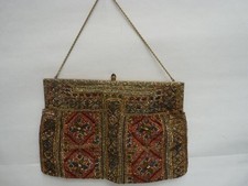 Borsa a mano ricamata perlato