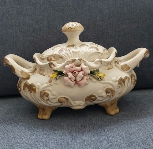 Capodimonte fastoso coperchio