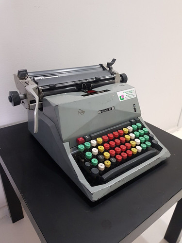 Macchina scrivere olivetti - da,