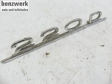 Mercedes W110 220D emblema