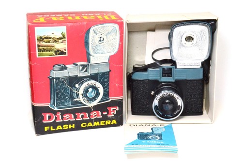 Diana con flash - diana-f,