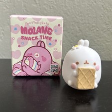 MOLANG With Waffle Snack Time