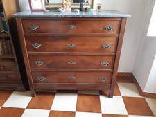 Comò in legno massello con