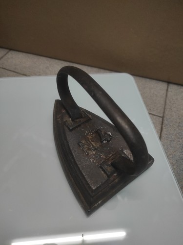 Vecchio antico ferro stiro - ferro,