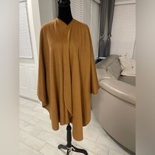 Poncho scialle avvolgente Loro